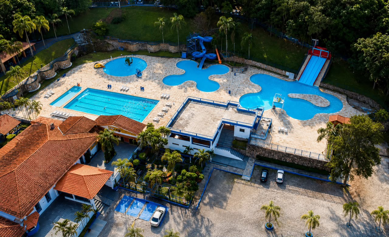 Vista aérea do parque aquático do Clube Alpes
